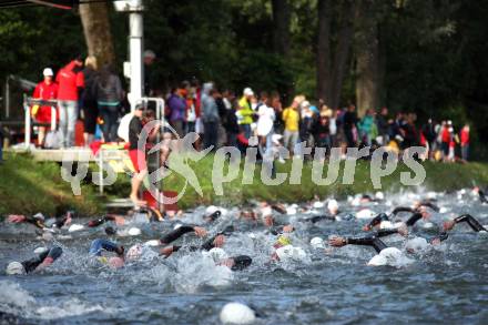 Ironman Austria Swimmen Klagenfurt am 3.7.2011 Foto: Kuess/ Goetzhaber
---
pressefotos, pressefotografie, kuess, qs, qspictures, sport, bild, bilder, bilddatenbank