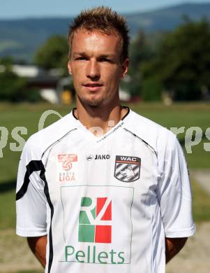 Fussball. 1. Liga. WAC/St. Andrae. Mannschaftsfototermin.  Rene Gsellmann. Wolfsberg, 2.7.2011.
Foto: Kuess/Goetzhaber
---
pressefotos, pressefotografie, kuess, qs, qspictures, sport, bild, bilder, bilddatenbank