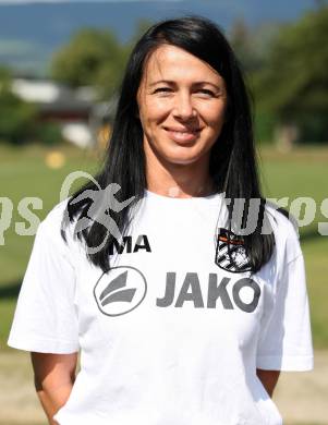 Fussball. 1. Liga. WAC/St. Andrae. Mannschaftsfototermin.  Masseurin Amela Baltic. Wolfsberg, 2.7.2011.
Foto: Kuess/Goetzhaber
---
pressefotos, pressefotografie, kuess, qs, qspictures, sport, bild, bilder, bilddatenbank