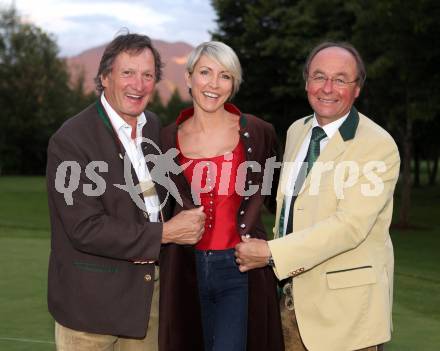 Lederhosengolfturnier. Franz Klammer, Heather Mills, Ewald Opetnik (GeschÃ¤ftsfÃ¼hrer KÃ¤rntner Heimatwerk). Klopeinersee, am 2.7.2011.
Foto: Kuess
---
pressefotos, pressefotografie, kuess, qs, qspictures, sport, bild, bilder, bilddatenbank