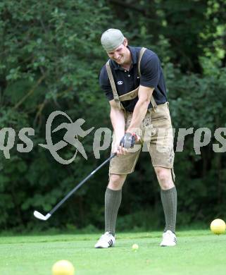 Lederhosengolfturnier. Hager Gregor (KAC). Klopeinersee, am 2.7.2011.
Foto: Kuess
---
pressefotos, pressefotografie, kuess, qs, qspictures, sport, bild, bilder, bilddatenbank