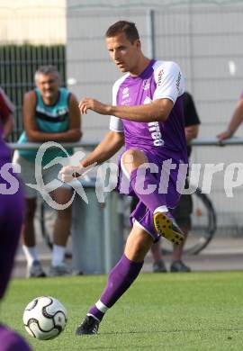 Fussball Testspiel. SK Austria Klagenfurt gegen Treibach. Thomas Pirker (Austria Klagenfurt). KLagenfurt, am 8.7.2011.
Foto: Kuess 
---
pressefotos, pressefotografie, kuess, qs, qspictures, sport, bild, bilder, bilddatenbank