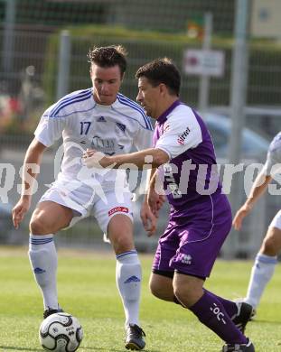 Fussball Testspiel. SK Austria Klagenfurt gegen Treibach. Christian Sablatnig(Austria Klagenfurt), Mario Pegrin (Treibach). KLagenfurt, am 8.7.2011.
Foto: Kuess 
---
pressefotos, pressefotografie, kuess, qs, qspictures, sport, bild, bilder, bilddatenbank