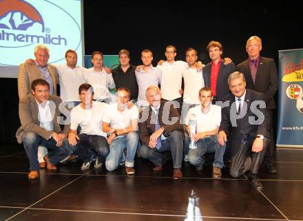 Fussball. Meisterehrung Kaerntner Fussballverband. Meister Unterliga West. SC Hermagor Velden, am 4.7.2011.
Foto: Kuess
---
pressefotos, pressefotografie, kuess, qs, qspictures, sport, bild, bilder, bilddatenbank