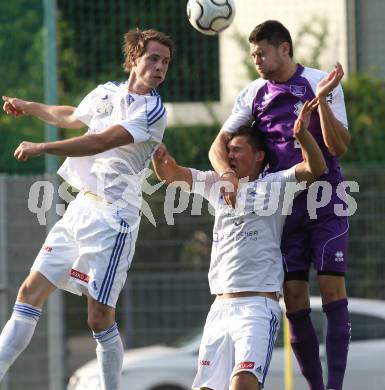 Fussball Testspiel. SK Austria Klagenfurt gegen Treibach. Stephan Buergler(Austria Klagenfurt), Mario Hartlieb (Treibach). KLagenfurt, am 8.7.2011.
Foto: Kuess 
---
pressefotos, pressefotografie, kuess, qs, qspictures, sport, bild, bilder, bilddatenbank