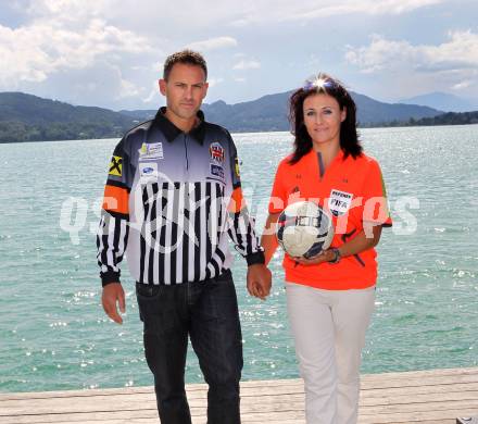 Schiedsrichterin Tanja Schett und Schiedsrichter Erik Hausott. Klagenfurt, am 8.6.2011.
Foto: Kuess
---
pressefotos, pressefotografie, kuess, qs, qspictures, sport, bild, bilder, bilddatenbank