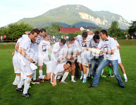 Fussball Unterliga Ost. Meisterjubel ATUS Ferlach. Schlumberger. Ferlach, am 10.6.2011.
Foto: Kuess
---
pressefotos, pressefotografie, kuess, qs, qspictures, sport, bild, bilder, bilddatenbank