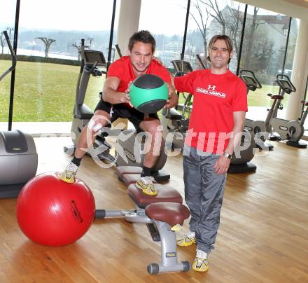 Krafttraining. Gernot Messner (WAC), Christian Kotomisky. Velden, 28.3.2011.
Foto: Kuess
---
pressefotos, pressefotografie, kuess, qs, qspictures, sport, bild, bilder, bilddatenbank