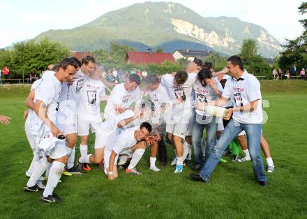 Fussball Unterliga Ost. Meisterjubel ATUS Ferlach. Schlumberger. Ferlach, am 10.6.2011.
Foto: Kuess
---
pressefotos, pressefotografie, kuess, qs, qspictures, sport, bild, bilder, bilddatenbank