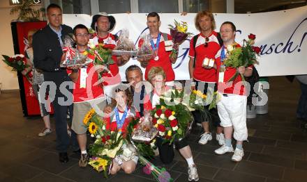 Empfang Special Olympics. Christopher Snow, Claus Kaltenbacher, Heinz Konrad, Michaela Sabitzer, Franziskus Schantl sowie die Betruer Andreas Reichmann und Kaethe Konrad. Klagenfurt, am 5.7.2011.
Foto: Kuess
---
pressefotos, pressefotografie, kuess, qs, qspictures, sport, bild, bilder, bilddatenbank