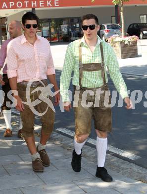 EBEL. Eishockey Bundesliga. Hochzeit Daniel Welser.  Matthias Trattnig, David Schuller. Moosburg, am 9.7.2011.
Foto: Kuess
---
pressefotos, pressefotografie, kuess, qs, qspictures, sport, bild, bilder, bilddatenbank