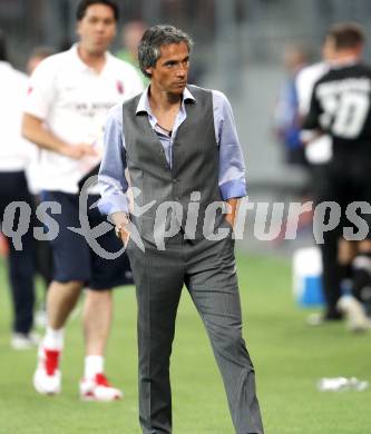 Fussball. UEFA Champions League. SK Sturm Graz gegen Videoton. Trainer Paolo Sousa (Videoton). Klagenfurt, am 13.7.2011.
Foto: Kuess

---
pressefotos, pressefotografie, kuess, qs, qspictures, sport, bild, bilder, bilddatenbank