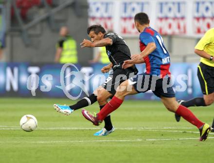 Fussball. UEFA Champions League. SK Sturm Graz gegen Videoton. Haris Bukva, (Graz),  Nikola Mitrovic (Videoton). Klagenfurt, am 13.7.2011.
Foto: Kuess

---
pressefotos, pressefotografie, kuess, qs, qspictures, sport, bild, bilder, bilddatenbank