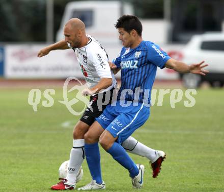 Fussball. Erste Liga.  WAC/St. Andrae gegen SV Groedig. Stephan Mathias Stueckler, (WAC), Jimenez Aranciba Ricardo (Groedig). Wolfsberg, 15.7.2011. 
Foto: Kuess

---
pressefotos, pressefotografie, kuess, qs, qspictures, sport, bild, bilder, bilddatenbank