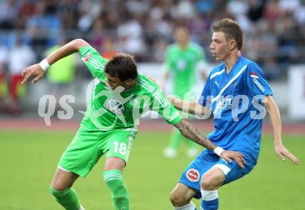 Fussball Testspiel. VSV gegen Vfl Wolfsburg. Nico Hrstic, (VSV), Mario Mandzukic  (Wolfsburg). Villach, 17.7.2011
Foto: Kuess

---
pressefotos, pressefotografie, kuess, qs, qspictures, sport, bild, bilder, bilddatenbank