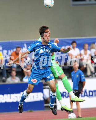 Fussball Testspiel. VSV gegen Vfl Wolfsburg.  Christian Prawda, (VSV), Mario Mandzukic (Wolfsburg). Villach, 17.7.2011
Foto: Kuess
---
pressefotos, pressefotografie, kuess, qs, qspictures, sport, bild, bilder, bilddatenbank