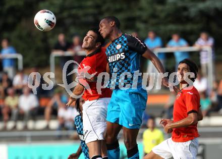 Fussball Testspiel. PSV Eindhoven gegen CF Valencia. Adriano Marcello (Eindhoven), Rami (Valencia). Wolfsberg, am 19.7.2011.
Foto: Kuess
---
pressefotos, pressefotografie, kuess, qs, qspictures, sport, bild, bilder, bilddatenbank