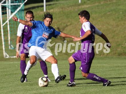 Fussball KFV Cup. ASKOE Koettmannsdorf gegen SK Austria Klagenfurt.  Zsolt Vari (Koettmannsdorf), Oliver Pusztai, Siegfried Rasswalder  (Austria). Koettmannsdorf, am 20.7.2011.
Foto: Kuess
---
pressefotos, pressefotografie, kuess, qs, qspictures, sport, bild, bilder, bilddatenbank