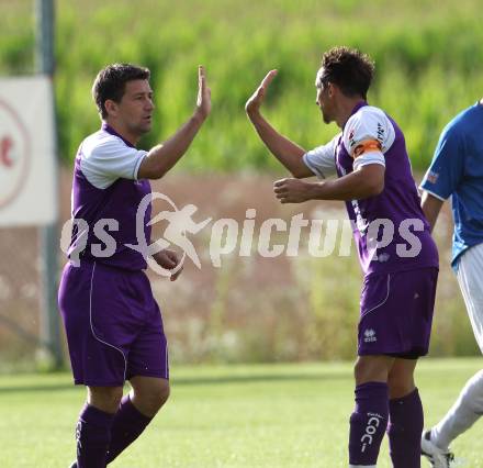 Fussball KFV Cup. ASKOE Koettmannsdorf gegen SK Austria Klagenfurt.  Torjubel Christian Sablatnig, Matthias Dollinger (Austria). Koettmannsdorf, am 20.7.2011.
Foto: Kuess
---
pressefotos, pressefotografie, kuess, qs, qspictures, sport, bild, bilder, bilddatenbank