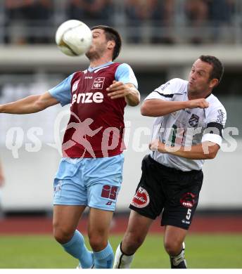 Fussball Bundesliga. Erste Liga. WAC/St. Andrae gegen BW Linz. Hannes Jochum, (WAC/St.Andrae), Dominic Hassler (BW Linz). Wolfsberg, 22.7.2011
Foto: Kuess

---
pressefotos, pressefotografie, kuess, qs, qspictures, sport, bild, bilder, bilddatenbank