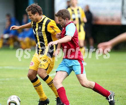 Fussball KFV Cup. Koestenberg gegen VSV. Alexander Haas (Koestenberg), Michael Kirisits (VSV). Koestenberg, am 23.7.2011.
Foto: Kuess
---
pressefotos, pressefotografie, kuess, qs, qspictures, sport, bild, bilder, bilddatenbank