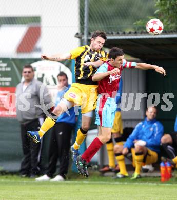 Fussball KFV Cup. Koestenberg gegen VSV. Patrick Wohlfahrt (Koestenberg), Patrick Rene Striednig (VSV). Koestenberg, am 23.7.2011.
Foto: Kuess
---
pressefotos, pressefotografie, kuess, qs, qspictures, sport, bild, bilder, bilddatenbank