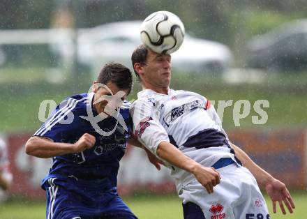 Fussball OEFB Cup. SAK gegen Treibach. Christian Dlopst (SAK), Enes Brdjanovic (Treibach), Annabichl, am 23.7.2011.
Foto: Kuess
---
pressefotos, pressefotografie, kuess, qs, qspictures, sport, bild, bilder, bilddatenbank