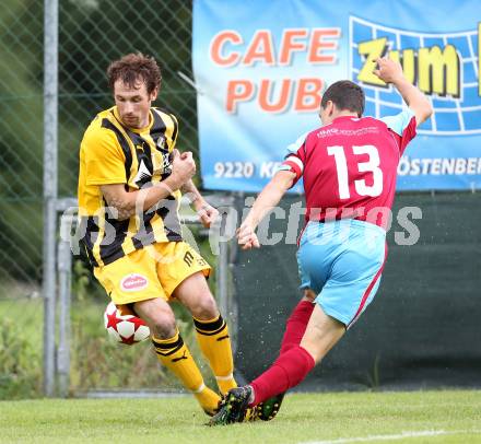 Fussball KFV Cup. Koestenberg gegen VSV. Patrick Wohlfahrt (Koestenberg), Rok Pavlicic (VSV). Koestenberg, am 23.7.2011.
Foto: Kuess
---
pressefotos, pressefotografie, kuess, qs, qspictures, sport, bild, bilder, bilddatenbank