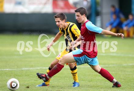 Fussball KFV Cup. Koestenberg gegen VSV. Mathias Leitner (Koestenberg), Paul Jury (VSV). Koestenberg, am 23.7.2011.
Foto: Kuess
---
pressefotos, pressefotografie, kuess, qs, qspictures, sport, bild, bilder, bilddatenbank