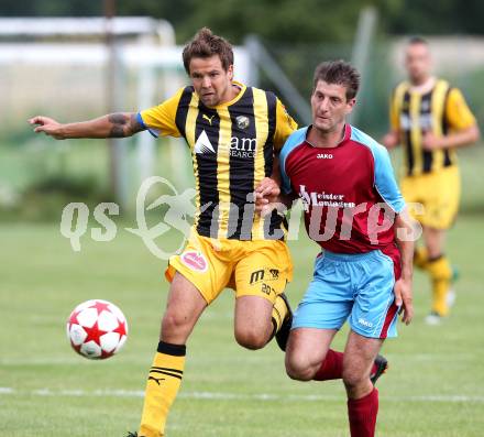 Fussball KFV Cup. Koestenberg gegen VSV. Norbert Kavalirek (Koestenberg), Michael Kirisits (VSV). Koestenberg, am 23.7.2011.
Foto: Kuess
---
pressefotos, pressefotografie, kuess, qs, qspictures, sport, bild, bilder, bilddatenbank