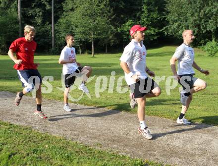 Eishockey. KAC. Sommertraining. Training. Markus Pirmann, Lukas Kalt, Dieter Kalt, Herbert Ratz. Klagenfurt, 8.7.2011.
Foto: Kuess
---
pressefotos, pressefotografie, kuess, qs, qspictures, sport, bild, bilder, bilddatenbank