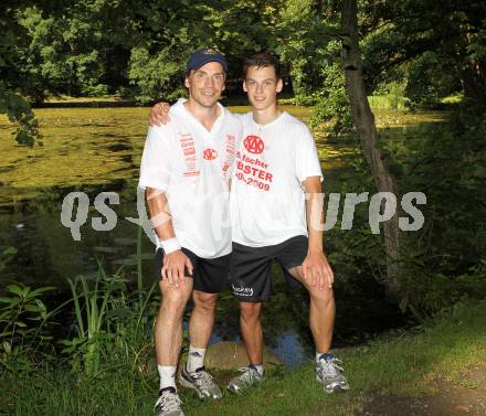 Eishockey. KAC. Sommertraining. Training. Dieter Kalt, Lukas Kalt. Klagenfurt, 8.7.2011.
Foto: Kuess
---
pressefotos, pressefotografie, kuess, qs, qspictures, sport, bild, bilder, bilddatenbank