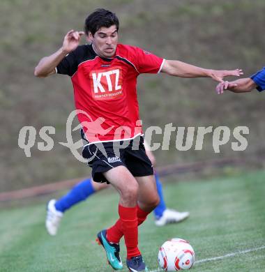 Fussball Kaerntner Liga. Maria Saal gegen Drautal. Araujo Da Silva Filho Adamir  (Maria Saal). Maria Saal, am 29.7.2011.
Foto: Kuess
---
pressefotos, pressefotografie, kuess, qs, qspictures, sport, bild, bilder, bilddatenbank