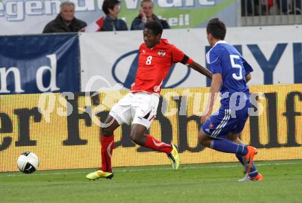 Fussball Laenderspiel Oesterreich gegen Slowakei. David Alaba, (Oesterreich), Marek Cech  (Slowakei). Klagenfurt, 10.8.2011.
Foto: Kuess

---
pressefotos, pressefotografie, kuess, qs, qspictures, sport, bild, bilder, bilddatenbank