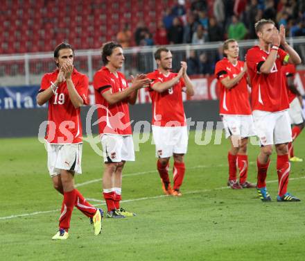 Fussball Laenderspiel Oesterreich gegen Slowakei. Martin Harnik, Julian Baumgartlinger, Erwin Hoffer, Marc Janko (Oesterreich). Klagenfurt, 10.8.2011.
Foto: Kuess

---
pressefotos, pressefotografie, kuess, qs, qspictures, sport, bild, bilder, bilddatenbank