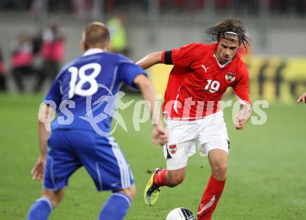 Fussball Laenderspiel Oesterreich gegen Slowakei. Martin Harnik,(Oesterreich),  Erik Jendrisek (Slowakei). Klagenfurt, 10.8.2011.
Foto: Kuess

---
pressefotos, pressefotografie, kuess, qs, qspictures, sport, bild, bilder, bilddatenbank