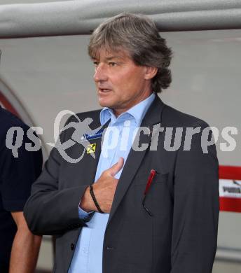 Fussball Laenderspiel Oesterreich gegen Slowakei. Trainer Didi Constantini. Klagenfurt, 10.8.2011.
Foto: Kuess

---
pressefotos, pressefotografie, kuess, qs, qspictures, sport, bild, bilder, bilddatenbank