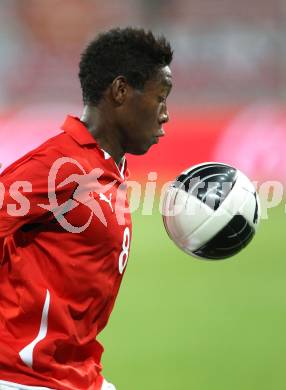 Fussball Laenderspiel Oesterreich gegen Slowakei. David Alaba, (Oesterreich), Peter Pekarik (Slowakei). Klagenfurt, 10.8.2011.
Foto: Kuess

---
pressefotos, pressefotografie, kuess, qs, qspictures, sport, bild, bilder, bilddatenbank