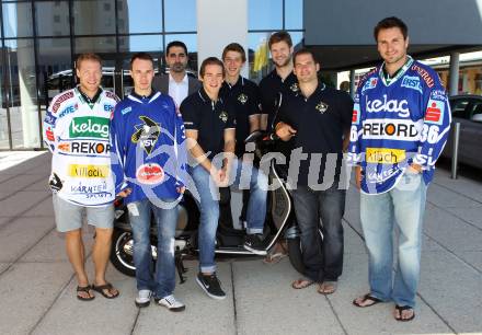 EBEL. Eishockey Bundesliga. Pressekonferenz VSV. Lynn Loyns, Marco Pewal, Gert Prohaska, Niki Hartl,  Marco Wieser, Craig Weller, Pierre Luc Sleigher, Kyle Wanvig.  Villach, am 11.8.2011.
Foto: Kuess
---
pressefotos, pressefotografie, kuess, qs, qspictures, sport, bild, bilder, bilddatenbank