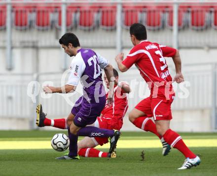 Fussball Regionalliga. SK Austria Klagenfurt gegen Vorwaerts Steyr. Stephan Buergler (Klagenfurt), Alexander Danninger (Steyr). Klagenfurt, am 12.8.2011.
Foto: Kuess
---
pressefotos, pressefotografie, kuess, qs, qspictures, sport, bild, bilder, bilddatenbank