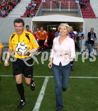 Fussball Regionalliga. SK Austria Klagenfurt gegen Vorwaerts Steyr. Schiedsrichter Rieberer Josef, Heather Mills. Klagenfurt, am 12.8.2011.
Foto: Kuess
---
pressefotos, pressefotografie, kuess, qs, qspictures, sport, bild, bilder, bilddatenbank