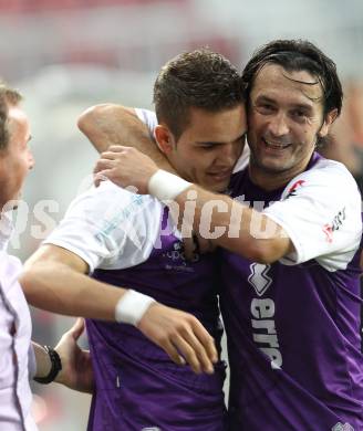 Fussball Regionalliga. SK Austria Klagenfurt gegen Vorwaerts Steyr. Torjubel Toni Krijan, Almedin Hota (Klagenfurt). Klagenfurt, am 12.8.2011.
Foto: Kuess
---
pressefotos, pressefotografie, kuess, qs, qspictures, sport, bild, bilder, bilddatenbank