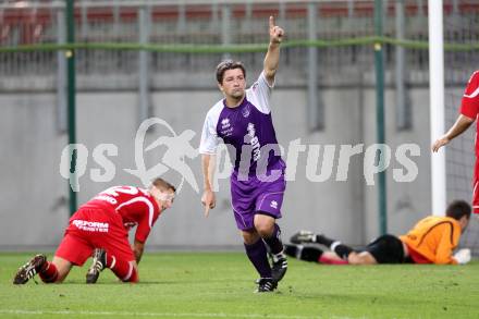 Fussball Regionalliga. SK Austria Klagenfurt gegen Vorwaerts Steyr. Torjubel Christian Sablatnig (Klagenfurt). Klagenfurt, am 12.8.2011.
Foto: Kuess
---
pressefotos, pressefotografie, kuess, qs, qspictures, sport, bild, bilder, bilddatenbank