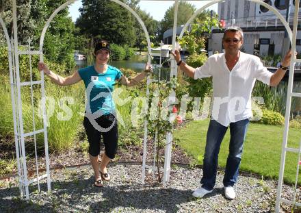 Schi Alpin. Sommergespraech mit Kathrin Zettel. Kathrin Zettel, Valentin Hobel. Klagenfurt, am 3.8.2011.
Foto: Kuess
---
pressefotos, pressefotografie, kuess, qs, qspictures, sport, bild, bilder, bilddatenbank