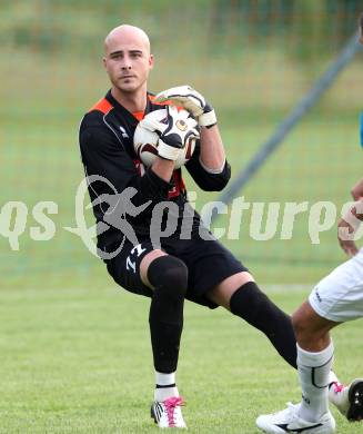 Fussball Kaerntner Liga. Maria Saal gegen RZ Pellets WAC/St. Andrae. Harald Wogrin (Maria Saal). Maria Saal, am 13.8.2011.
Foto: Kuess
---
pressefotos, pressefotografie, kuess, qs, qspictures, sport, bild, bilder, bilddatenbank