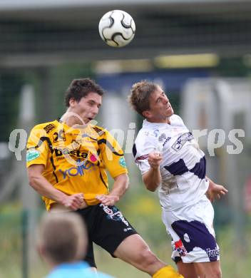 Fussball Regionalliga. SAK gegen Allerheiligen. Triplat Grega (SAK), Kahraman Hakan (Allerheiligen). Klagenfurt, 13.8.2011.
Foto: Kuess
---
pressefotos, pressefotografie, kuess, qs, qspictures, sport, bild, bilder, bilddatenbank