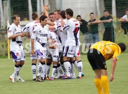 Fussball Regionalliga. SAK gegen Allerheiligen. Torjubel SAK. Klagenfurt, 13.8.2011.
Foto: Kuess
---
pressefotos, pressefotografie, kuess, qs, qspictures, sport, bild, bilder, bilddatenbank