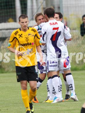 Fussball Regionalliga. SAK gegen Allerheiligen. Torjubel Triplat Grega (SAK). Klagenfurt, 13.8.2011.
Foto: Kuess
---
pressefotos, pressefotografie, kuess, qs, qspictures, sport, bild, bilder, bilddatenbank