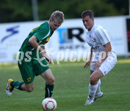 Fussball Kaerntner Liga. ATUS Ferlach gegen Voelkermarkt. Thomas Waldhauser (Ferlach), Daniel Ulrich Primusch (Voelkermarkt). Ferlach, am 14.8.2011.
Foto: Kuess
---
pressefotos, pressefotografie, kuess, qs, qspictures, sport, bild, bilder, bilddatenbank