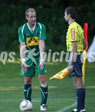 Fussball Kaerntner Liga. ATUS Ferlach gegen Voelkermarkt. Alexander Karner (Voelkermarkt), Schiedsrichter Assistent. Ferlach, am 14.8.2011.
Foto: Kuess
---
pressefotos, pressefotografie, kuess, qs, qspictures, sport, bild, bilder, bilddatenbank